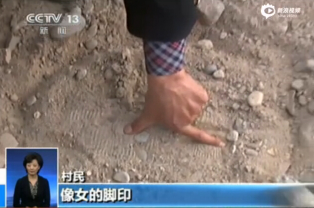 南疆上萬農夫騎馬持農具圍捕暴徒