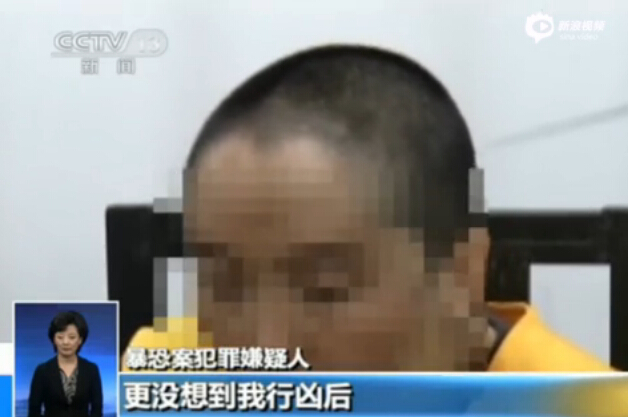 南疆上萬農夫騎馬持農具圍捕暴徒