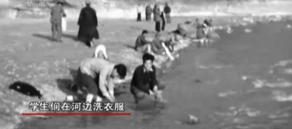 外國(guó)記者所攝最早延安影像曝光：最廉價(jià)香煙也讓毛澤東迷戀