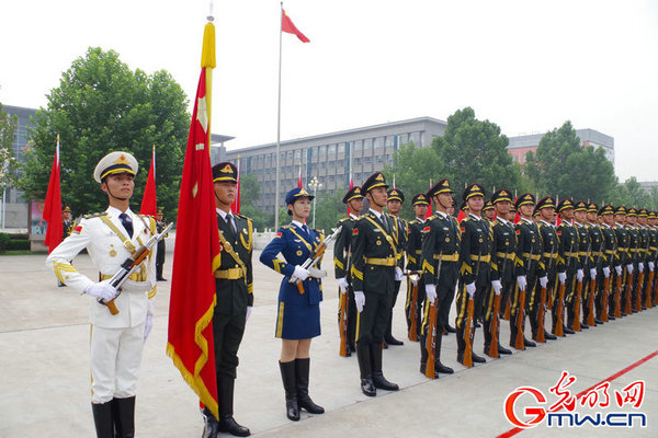 三軍儀仗隊(duì)女兵中隊(duì)里究竟什么樣？