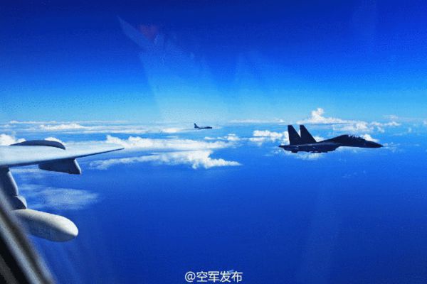 西征時(shí)評(píng)丨飛出第一島鏈，到西太平洋去