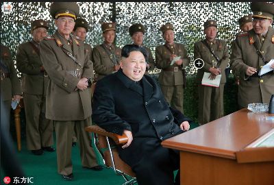 金正恩視察炮兵射擊大會(huì) 現(xiàn)場(chǎng)指導(dǎo)笑容滿(mǎn)面