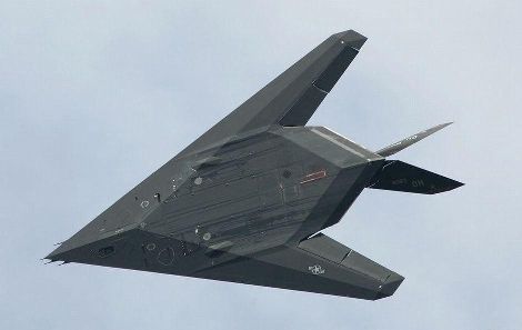 美軍銷毀隱身戰(zhàn)機(jī)