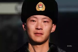 這個(gè)春節(jié)，讓我們感受到軍人的平凡與偉大！