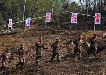 科技這么發(fā)達(dá)，解放軍為何還在人工掃雷？
