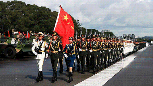 90年的歷史證明：撼山易，撼解放軍難！