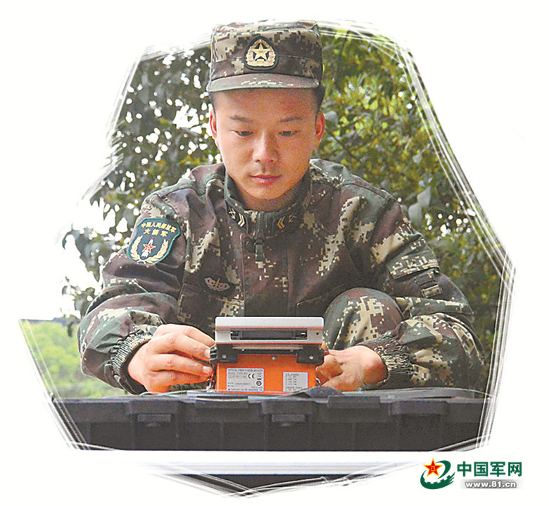 3秒兩根光纖頭完美對(duì)接，這個(gè)班長(zhǎng)不簡(jiǎn)單！