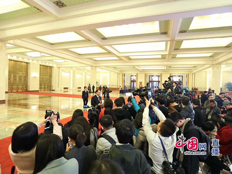 中國(guó)兩會(huì)：將十九大擘畫(huà)的美好藍(lán)圖化作人民幸福生活