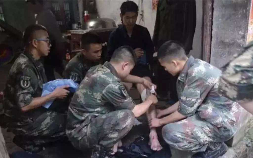 軍人憑什么優(yōu)先？答：和平時(shí)代里，世界最忙碌的人是“中國(guó)軍人”