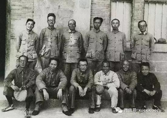 中國共產(chǎn)黨：為人民而生 因人民而興