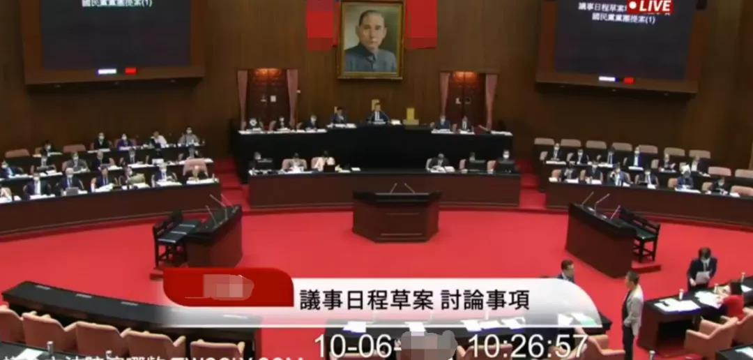 國民黨竟提案“請求美國協(xié)助抵抗大陸”，網(wǎng)友：狗吠火車？