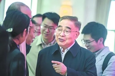 張伯禮：越來越多老百姓相信中醫(yī)，越來越多醫(yī)生認(rèn)可中醫(yī)
