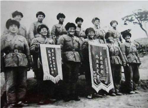 白晝，志愿軍于敵陣前捕俘