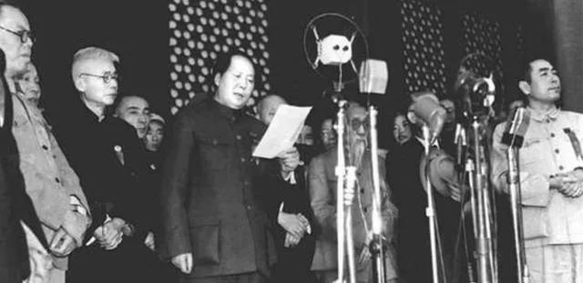 百年來我們黨依靠這個與生俱來的特質(zhì)，披荊斬棘，無往不勝！