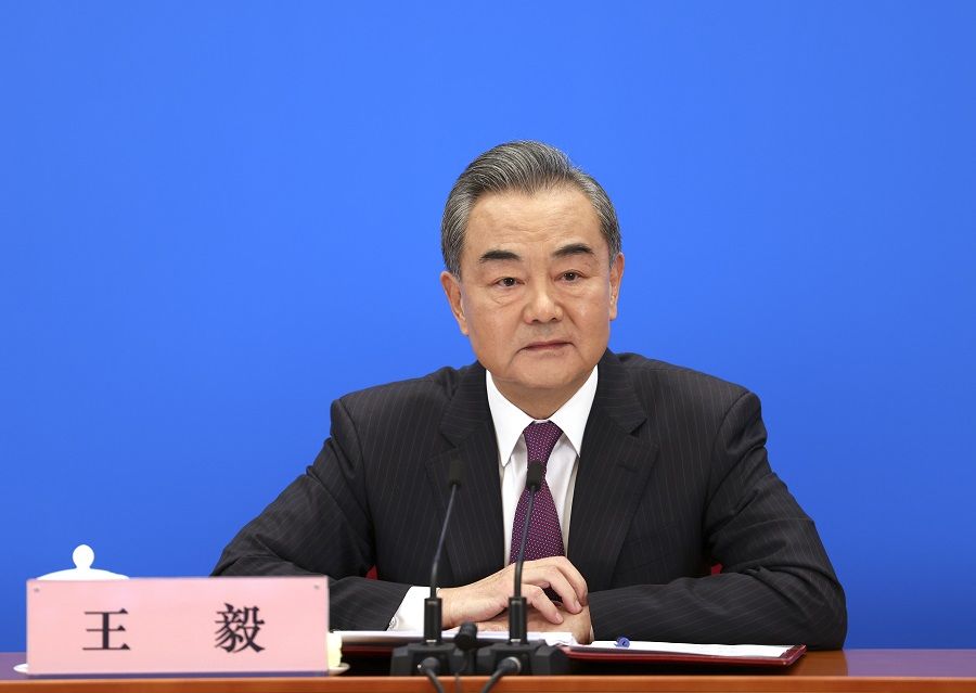 王毅：不存在唯我獨(dú)尊、高人一等的民主