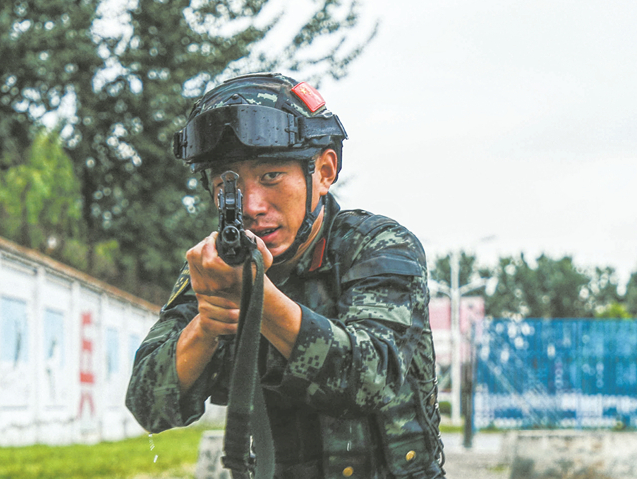 全軍士官優(yōu)秀人才獎(jiǎng)獲得者張家潤(rùn)：兩遇挫折，他選擇繼續(xù)沖鋒