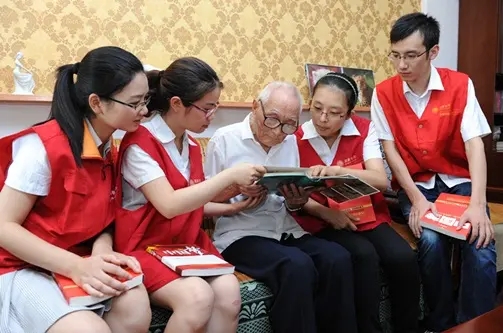 在新征程中書寫不負(fù)人民的新時代答卷