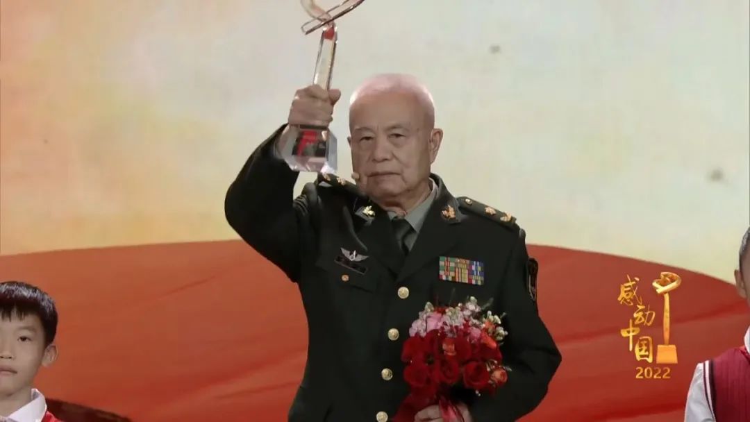 他，又捐了100萬！