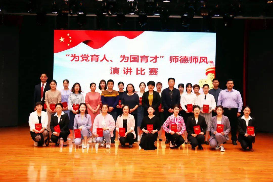 以文潤心，提升文化的育人功能