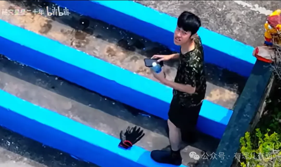 一架無人機就把他們嚇跑了？