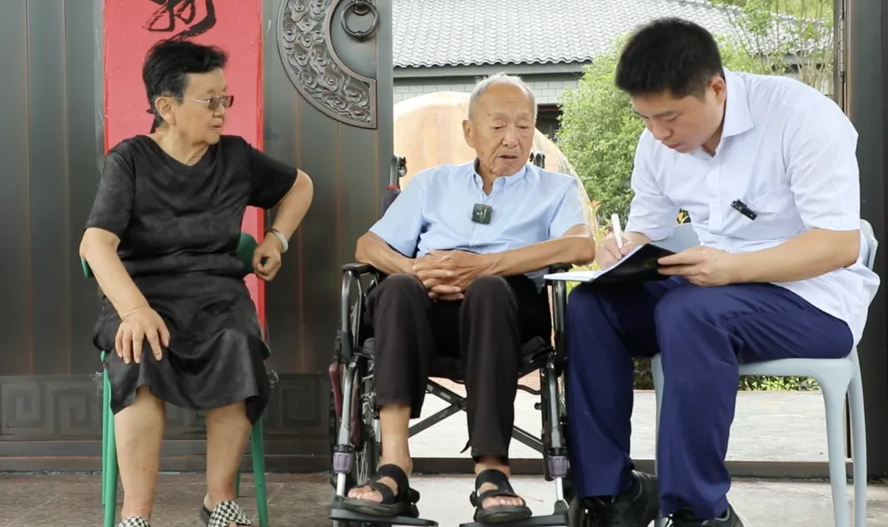 當(dāng)年那群頭頂紅星的少年，如今過得怎么樣了？