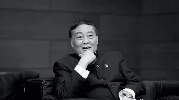 宗慶后能否當(dāng)?shù)闷饜蹏?guó)企業(yè)家這個(gè)稱號(hào)？